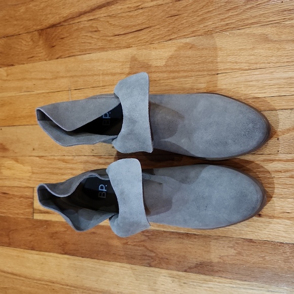 BP Brice Notched Grey Suede Leather Block Heel Boots Size 9 - Picture 3 of 4